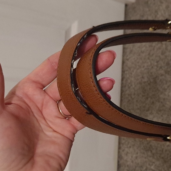 Calvin Klein Reversible Faux Leather Tote Magnetic Closure Gold Tone Hardware - Picture 8 of 9